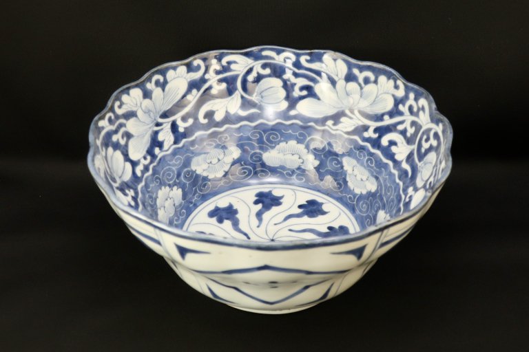 ΤյƲðʸȭ / Imari Blue & White Bowl with the pciture of Chrysanthemum & Peony Flowers