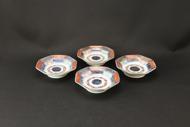 伊万里色絵八角寿文小皿  四枚組 / Imari Small Octagonal Polychrome Plates  set of 4