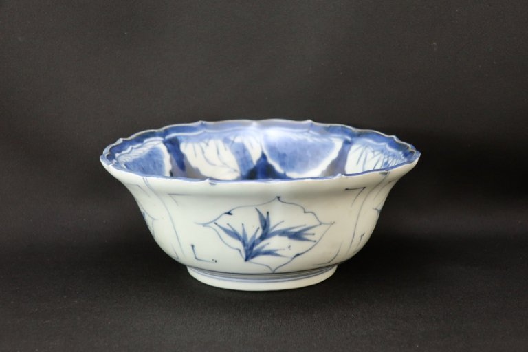 伊万里染付松竹梅文中鉢 / Imari Blue & White Bowl with the pattern of Pine, Bamboo, Plum Blossoms