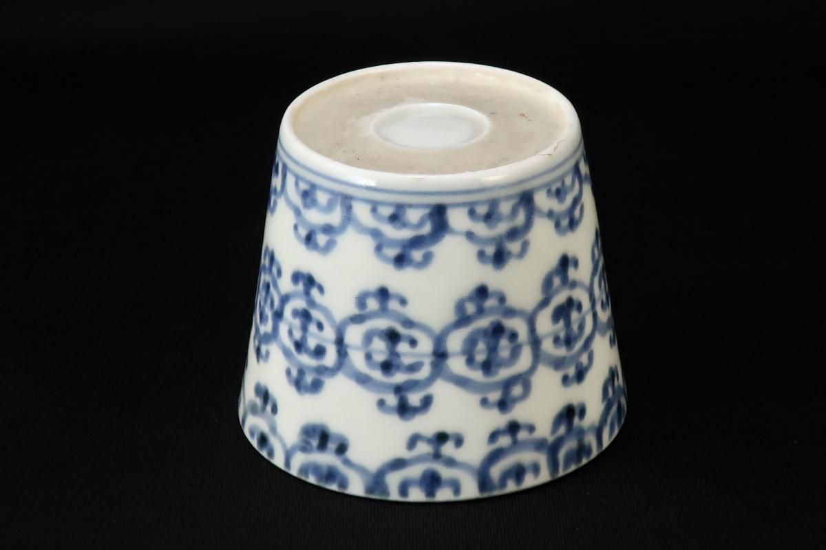 伊万里染付瓔珞文蕎麦猪口 / Imari Blue & Whtie 'Soba' Cup