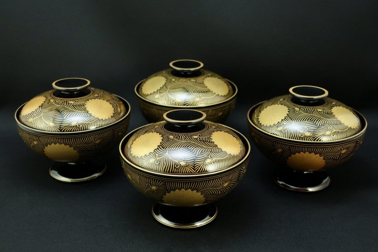 黒塗菊蒔絵脚付吸物椀　四客組 / Black-lacquered Soup Bowls with Lids  set of 4