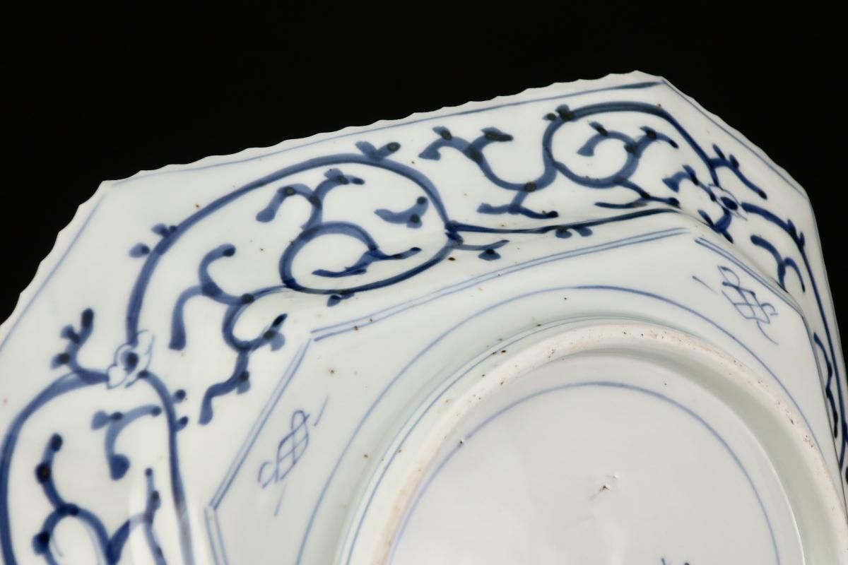 伊万里線描染付菊花文隅切角皿 / Imari Large Blue & White