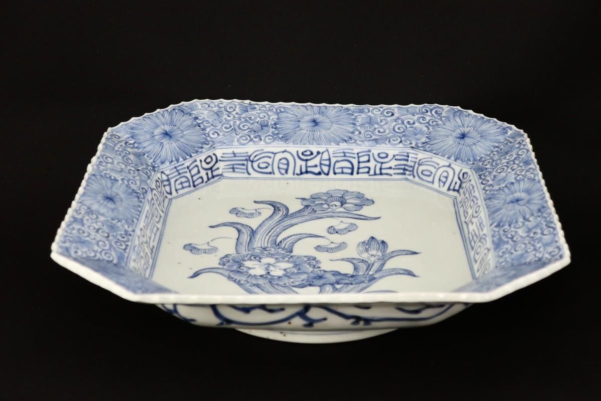 上品 Imari / 伊万里線描染付菊花文隅切角皿 Large White & Blue その他