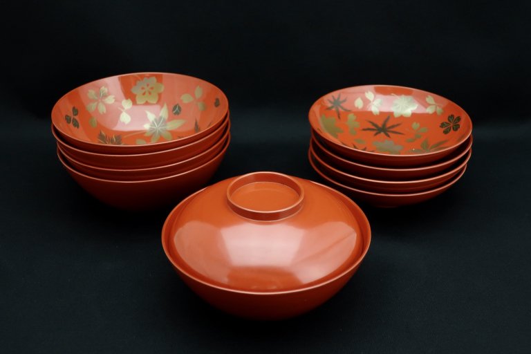 朱塗雲錦蒔絵吸物碗　五客組 / Red-lacquered Soup Bowls with Lids  set of 5