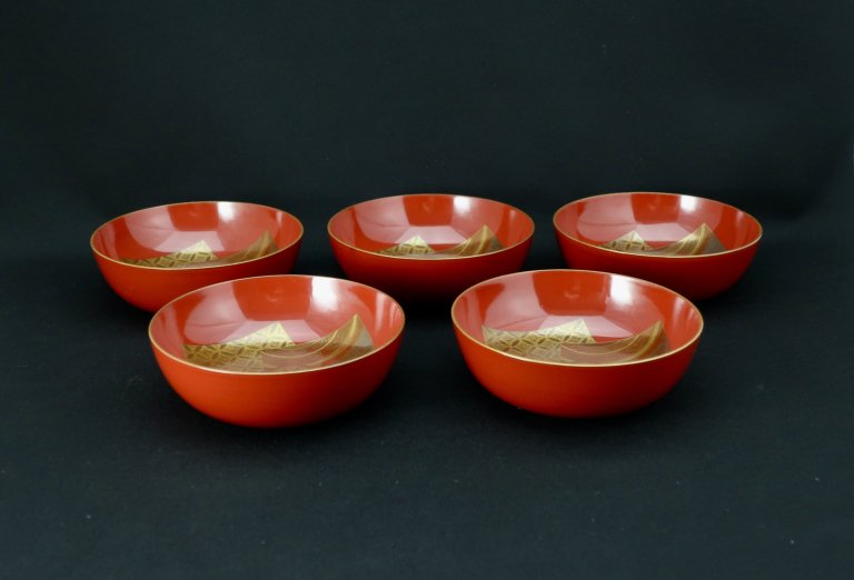 朱塗蒔絵菓子皿　五枚組 / Red-lacquered Sweet Plates  set of 5