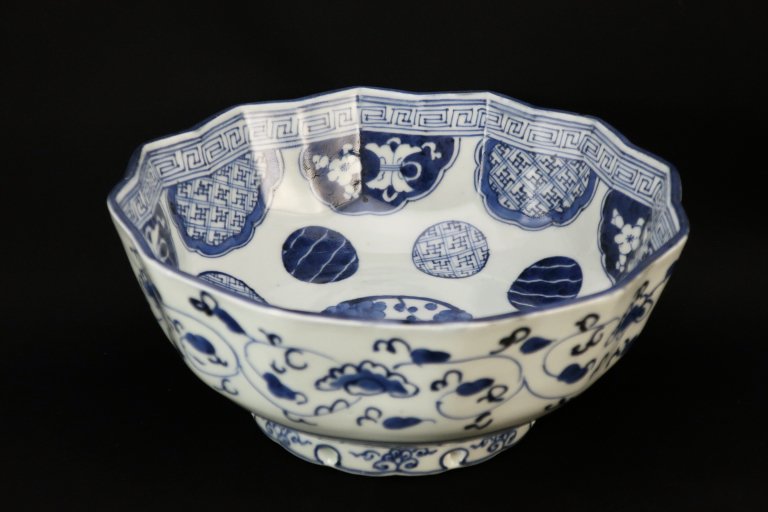 Τմʸȭ / Imari Large Blue & White Bowl with the pattern of Circles