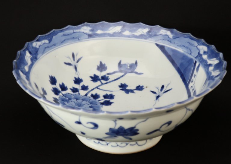 伊万里染付牡丹文大鉢 / Imari Large Blue & White Bowl