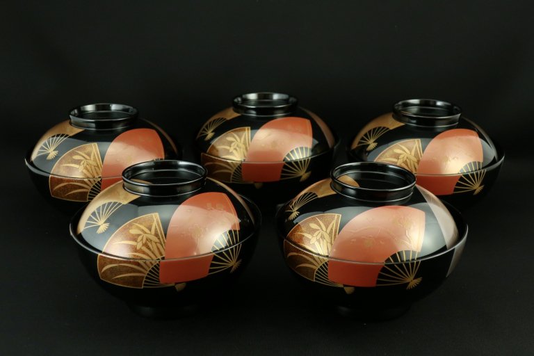 黒塗扇面蒔絵吸物碗　五客組 / Black-lacquered Soup Bowls with Lids  set of 5