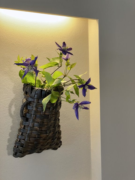 嘉慶花籠　（竹龍齋　作） / Bamboo Hanging Flower Basket