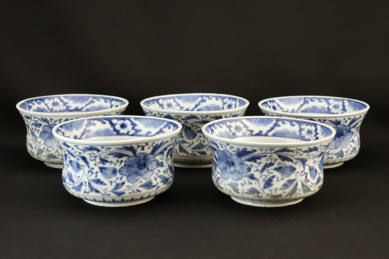 伊万里染付牡丹唐草文大向付　五客組 / Imari Large Blue & White 'Mukoduke' Bowls  set of 5