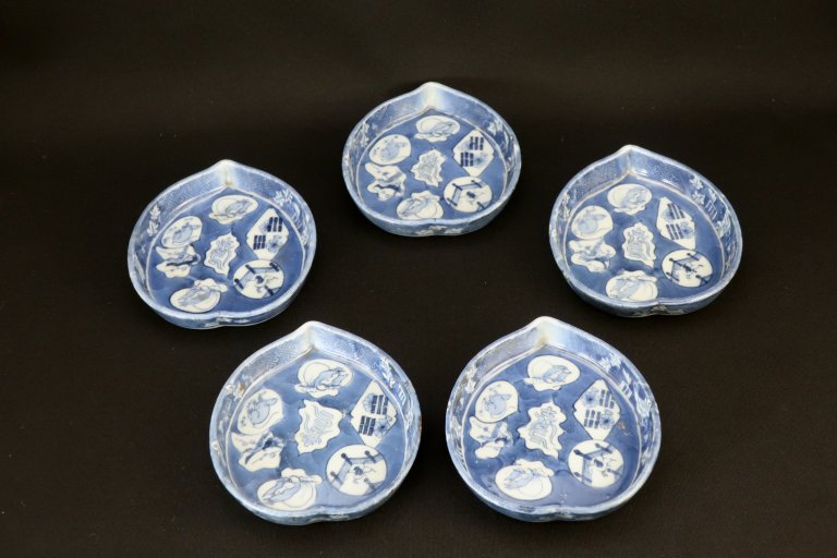 Τ / Imari Small Peach-shaped Plates  set of 5