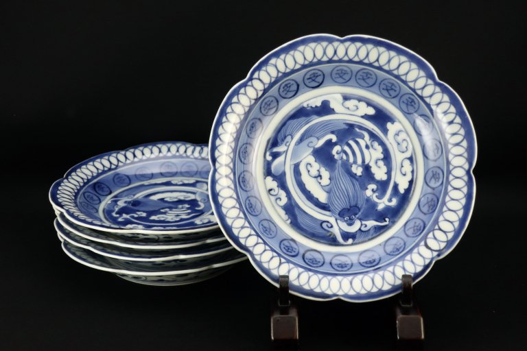 伊万里染付輪花形龍文六寸皿　五枚組 / Imari Flower-shaped Blue & White Plates with the picture of Dragon  set of 5