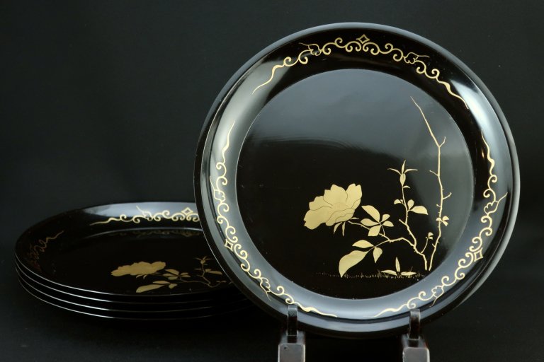 黒塗薔薇蒔絵八寸皿　五枚組 / Black-lacquered Plate with 'Makie' picture of Wild Roses  set of 5