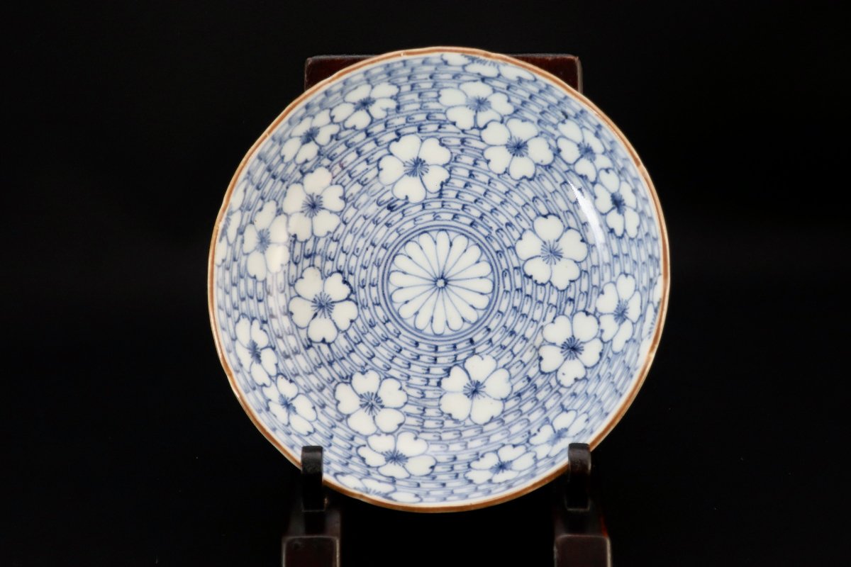 伊万里桜流水文なます皿 五枚組 / Imari Blue & White 'Namasu' Bowls with the pattern of  Sakura set of 5 - OKURA ORIENTAL ART / 大蔵オリエンタルアート