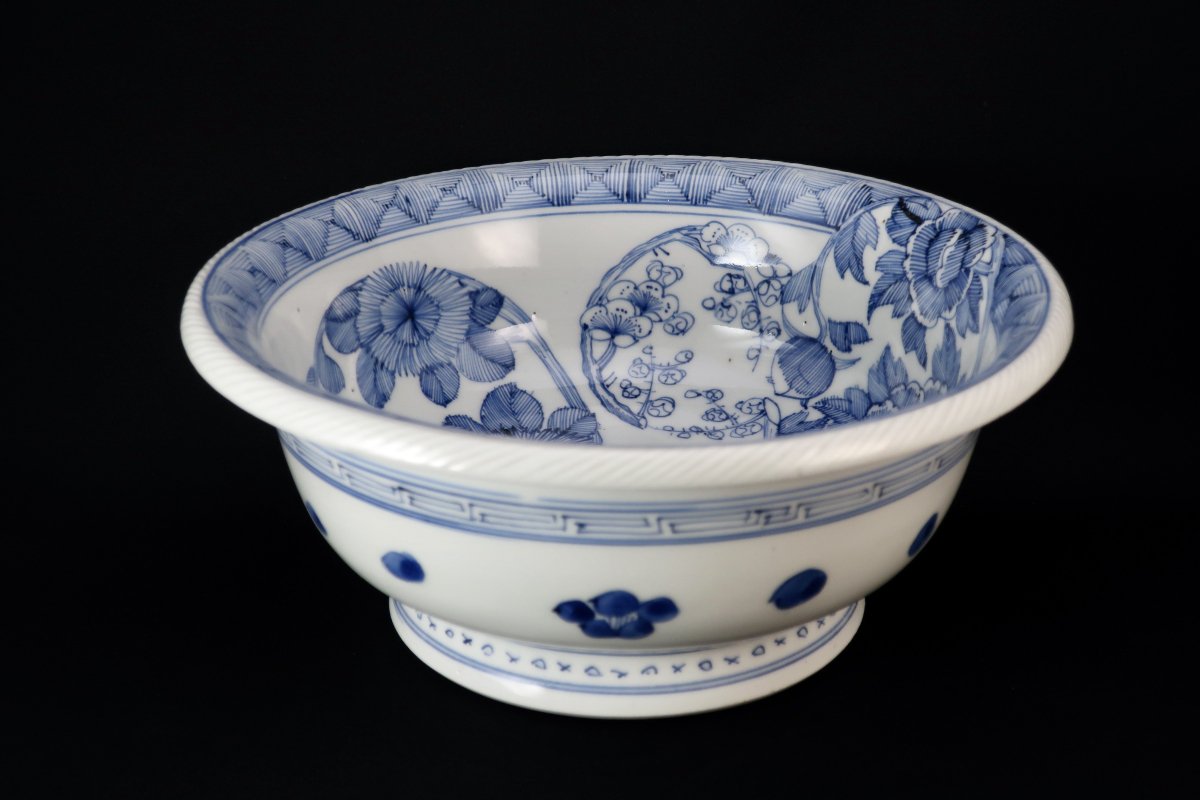 伊万里染付草花丸文大鉢 / Imari Large Blue & White Bowl - OKURA ORIENTAL ART /  大蔵オリエンタルアート