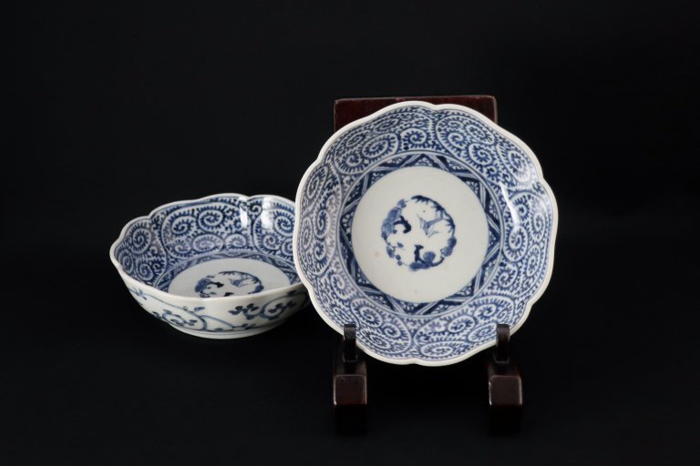 伊万里染付蛸唐草文なます皿　二枚組 / Imari Blue & white 'Namsu' Bowls with the pattern of 'Takokarakuksa'  set of 2