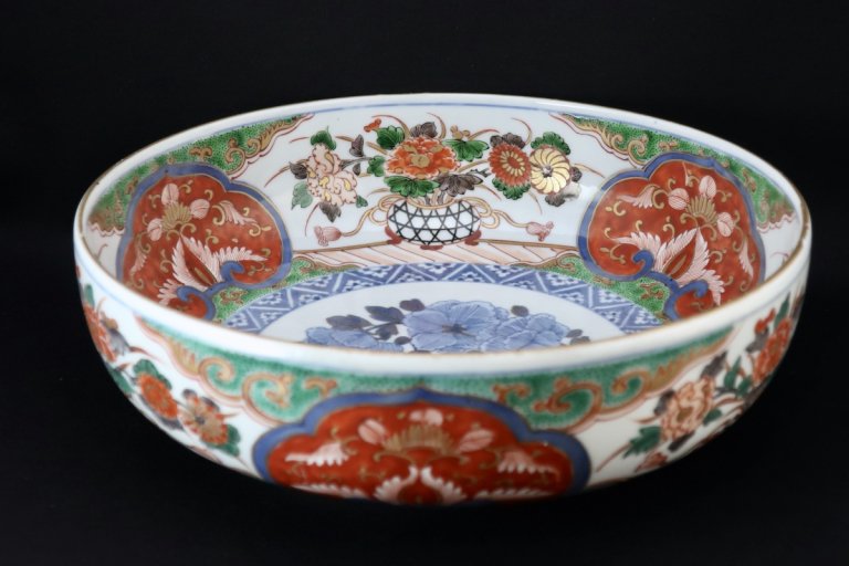 大聖寺伊万里色絵花籠文大鉢 / Daishoji Imari Large Polychrome Bowl with the picture of Flower Baksets