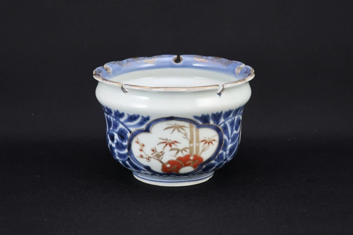 古伊万里　赤絵金彩窓絵　葉唐草文　雪輪縁向付 ◇再入荷 伊万里 色絵金彩 赤絵 窓絵 格狭間 大鉢 盛り鉢 ボウル