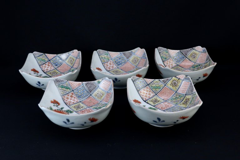 伊万里菊花石畳文角小鉢　五客組 / Imari Small Square Bowls with the picture of Chrysanthemum flowers  set of 5