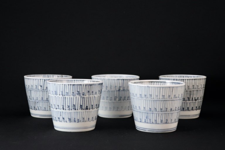 伊万里染付暦文蕎麦猪口　五客組 / Imari Blue & White 'Soba' Cups   set of 5