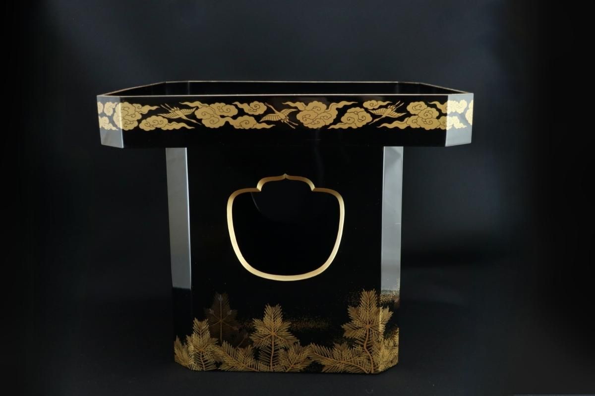 黒塗雲鶴松蒔絵三宝 / Black-lacquered 'Sanpo' Stand - OKURA 黒塗雲鶴松蒔絵三宝 / Black-lacquered 'Sanpo' Stand - OKURA