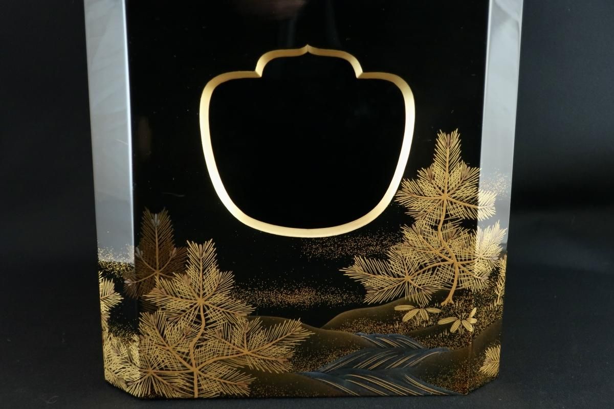 黒塗雲鶴松蒔絵三宝 / Black-lacquered 'Sanpo' Stand - OKURA 黒塗雲鶴松蒔絵三宝 / Black-lacquered 'Sanpo' Stand - OKURA
