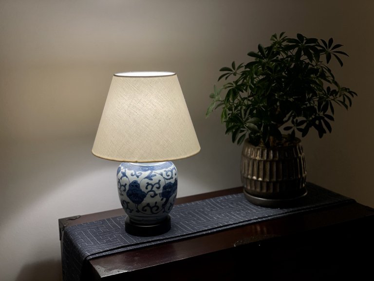 ջʸơ֥ / Small Table Lamp of Chinese Blue & White Pot