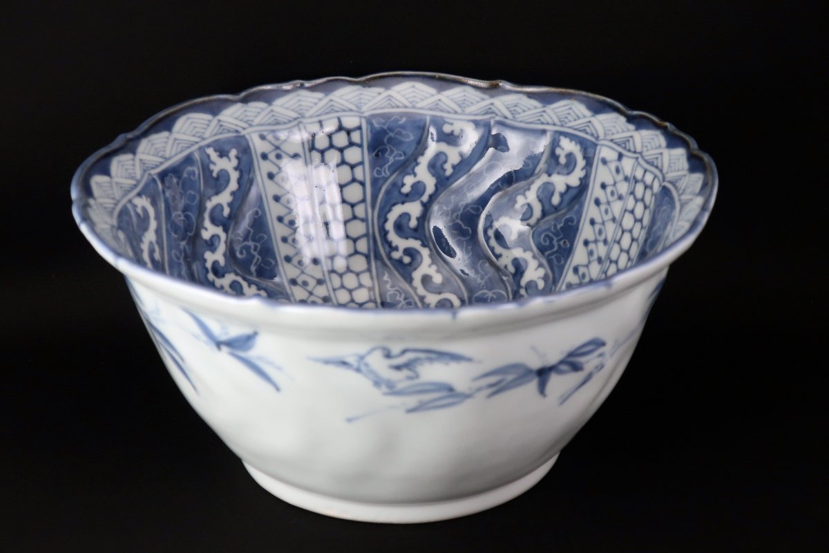 伊万里白抜蛸唐草山水文大鉢 / Imari large Blue & White Bowl - OKURA ORIENTAL ART /  大蔵オリエンタルアート