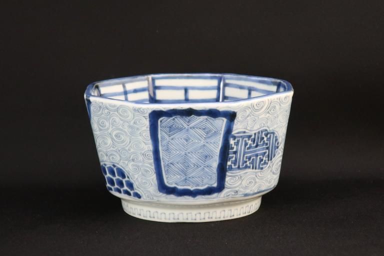 ΤȬ / Imari Octagonal Blue & White 'Mukoduke' Bowl