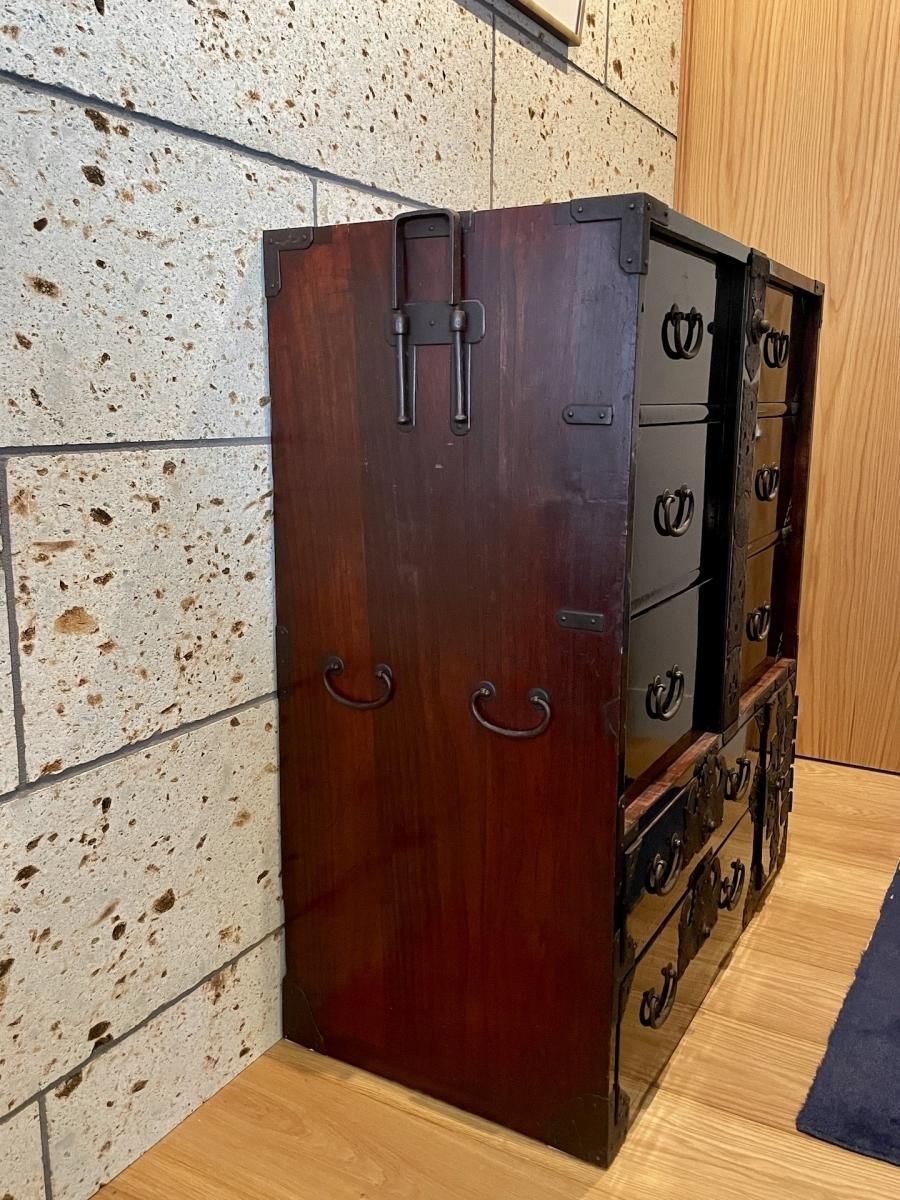 庄内箪笥 黒塗庄内棒箪笥 / Black-lacquered Shonai Tansu with Bar Lock