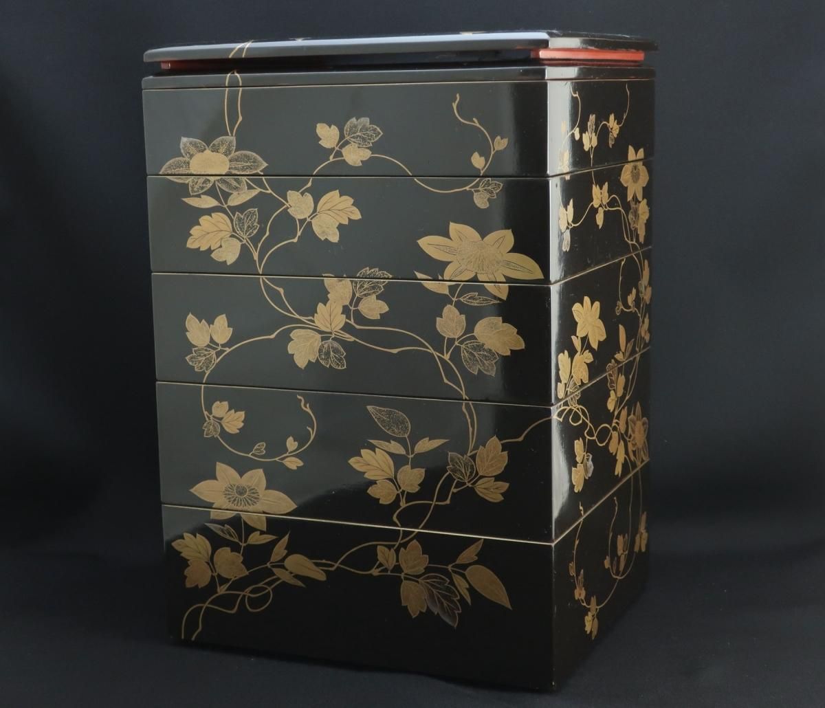 黒塗鉄仙蒔絵重箱 / Black-lacquered 'Jubako' food Boxes with