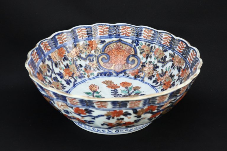 ΤƲַʸȭ / Imari Large Chrysanthemum-flower-shaped Polychrome Bowl