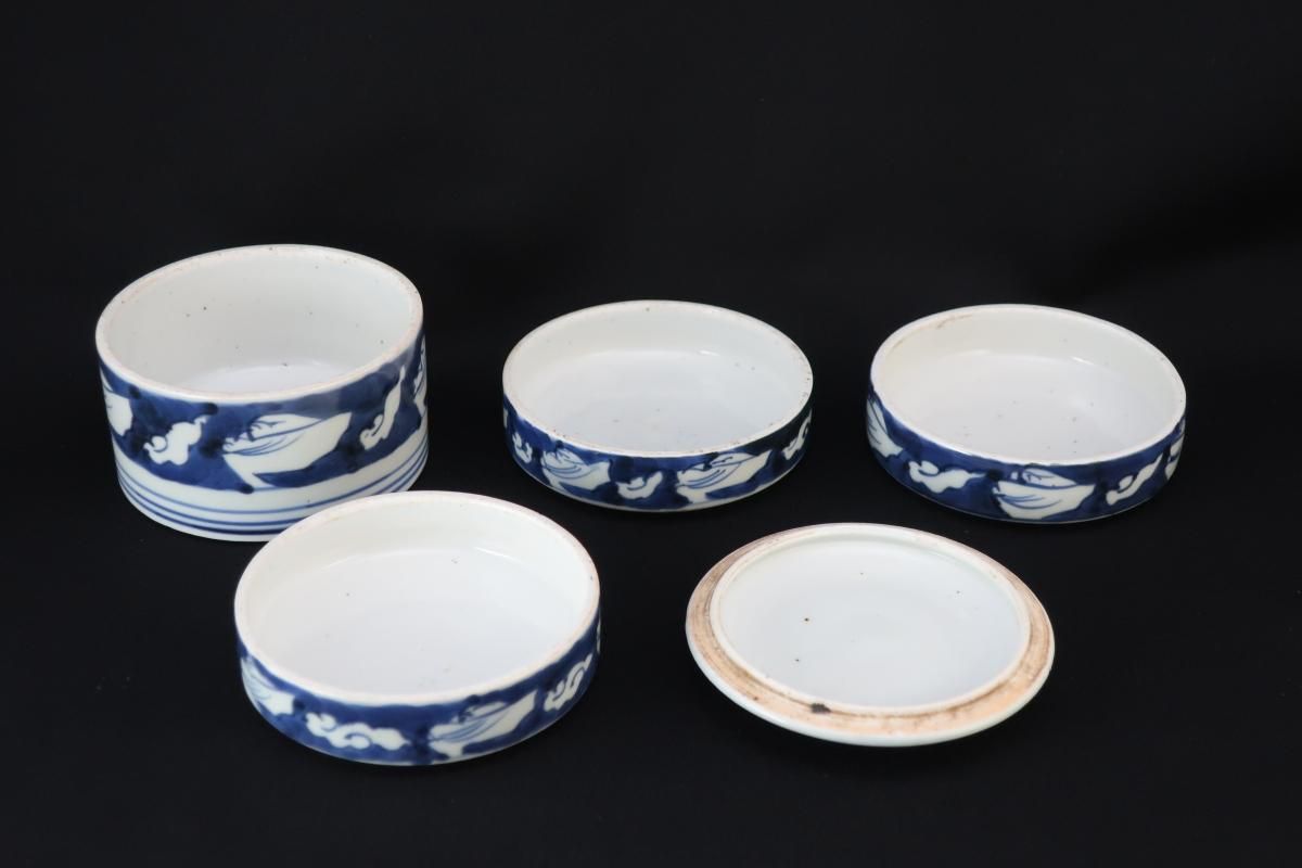 伊万里染付貝尽文様小段重 / Imari Small Blue & White 'Danju