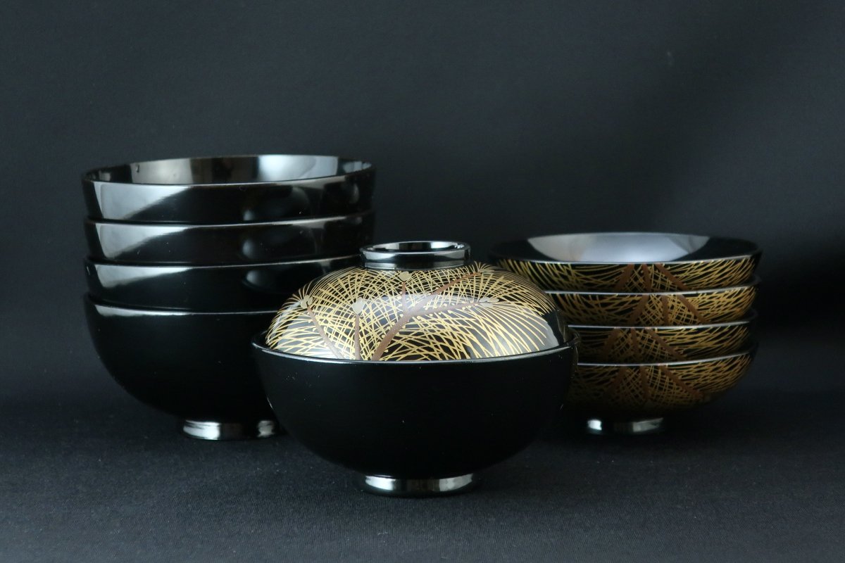 黒塗松蒔絵吸物椀 五客組 / Black-lacquered Soup Bowls with Lids se of 5 - OKURA  ORIENTAL ART / 大蔵オリエンタルアート