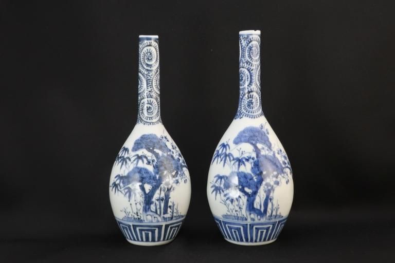 Τվʸ / Imari Blue & White Sacred Sake 'Tokkuri'  1 pair