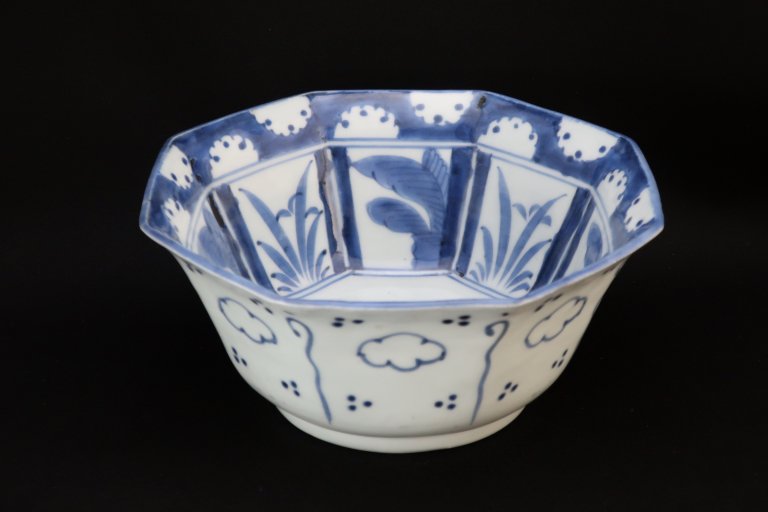 伊万里染付雪輪文八角鉢 / Imari Octagonal Blue & White Bowl with the pattern of Snow Flakes