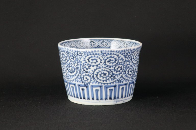 Τʸ綾 / Imari Large Blue & White Soba Cup with the pattern of 'Takokarakusa'