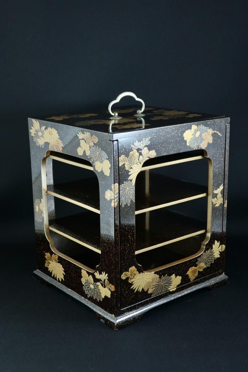 MA6 木製漆器 草花金蒔絵 黒塗 長方盆 大小一組 木箱入 切金 梨地 菊 天然木製漆塗 時代漆器 草木花水鳥 螺鈿金蒔絵 四段重箱 共箱