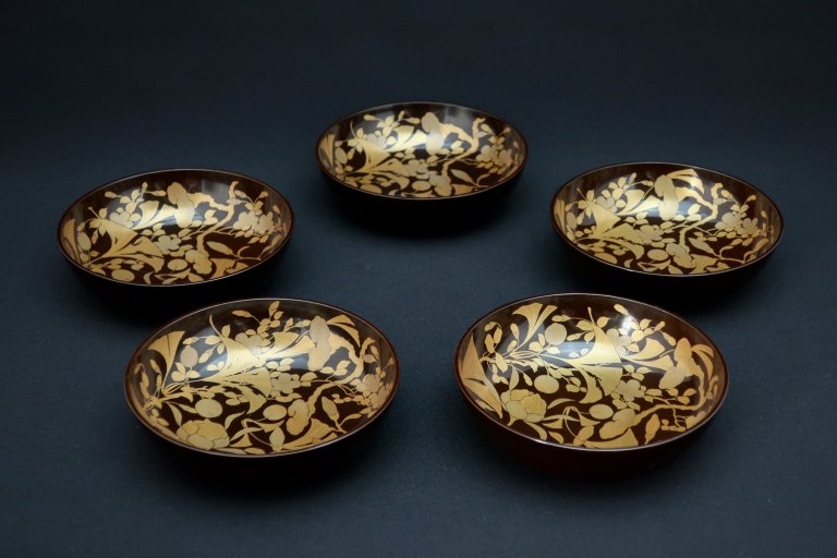 金草花蒔絵菓子皿　五枚組 / Lacquered Small Plates with Gold 'Make' picture of Flowers  set of 5