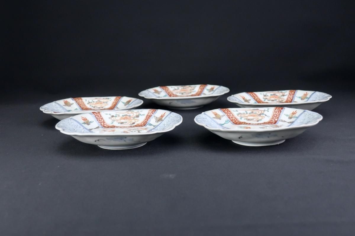 伊万里色絵菊水花蝶文変形皿 五枚組 / Imari Polychrome Plates