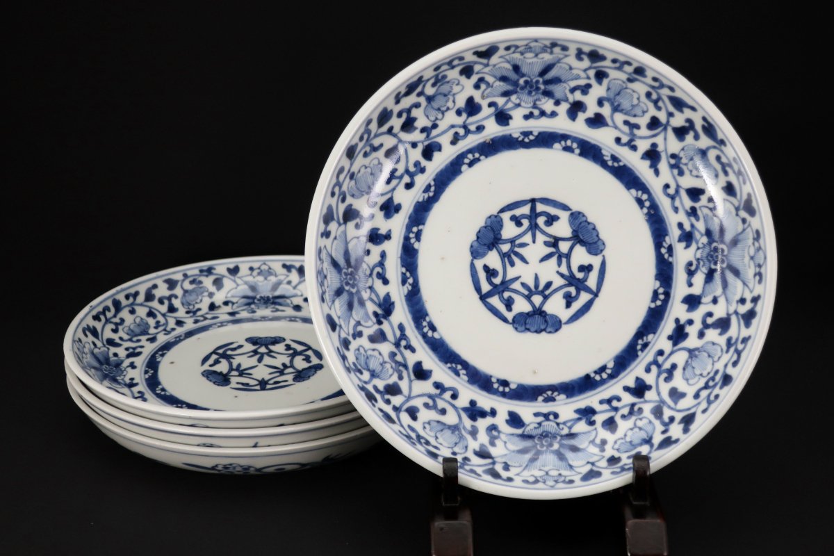 set　伊万里染付花唐草文七寸皿　ART　OKURA　ORIENTAL　Plates　四枚組　of　White　Imari　Blue　大蔵オリエンタルアート