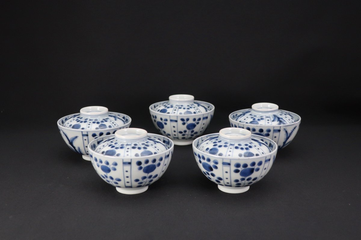 伊万里染付芙蓉手蓋茶碗　五客組 / Imari Blue & White Bowls with Lids set of 5 - OKURA  ORIENTAL ART / 大蔵オリエンタルアート