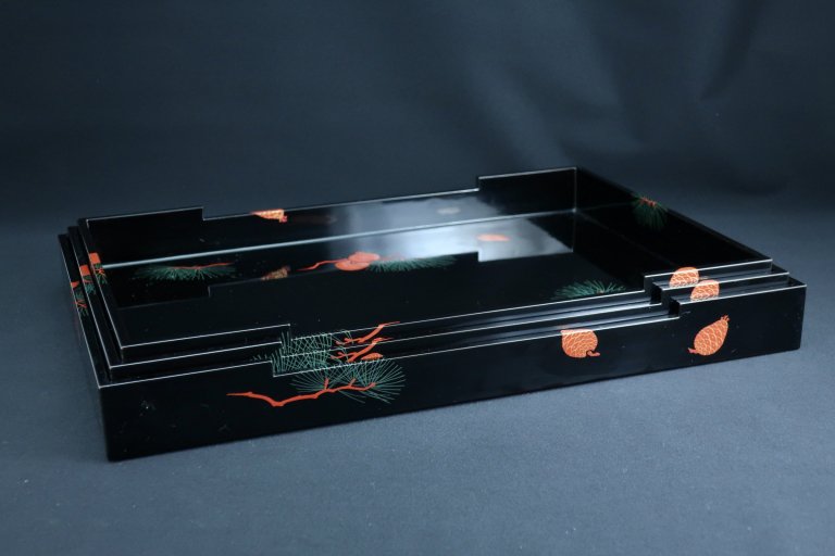 ɾܼȳ / Black-lacquered Rectangular Trays with 'Makie' picture of Pine cones  set of 3