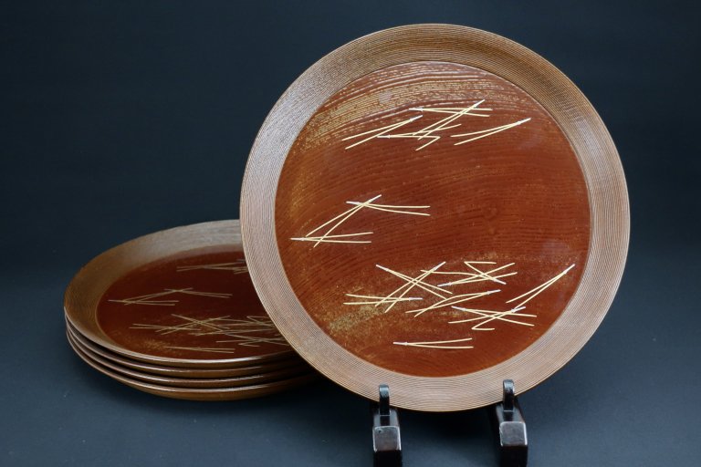ݰռ / Lacquered Round Trays with 'Makie' picture of Pine Needles  set of 5