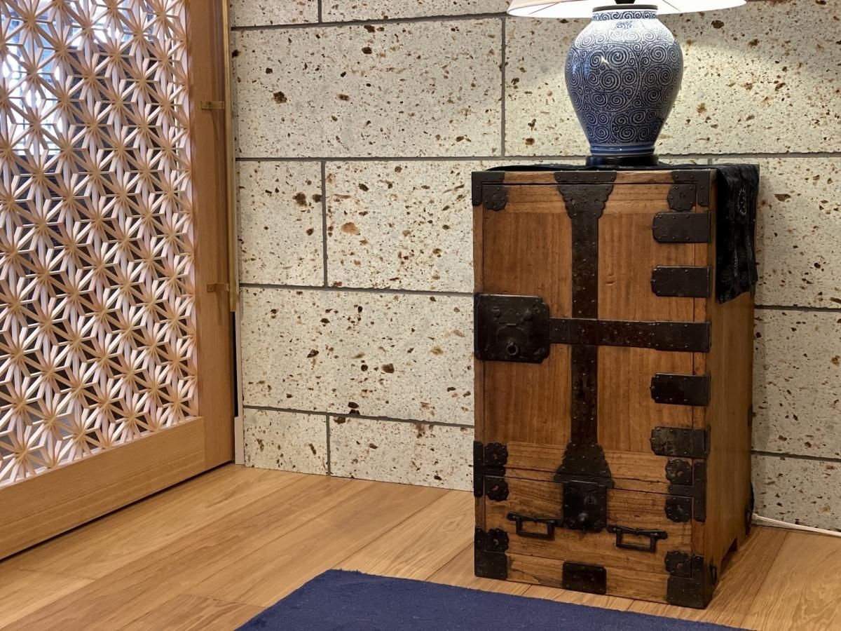 総桐行商(背負)箪笥 / Peddler's Paulownia Chest - OKURA 総桐行商(背負)箪笥 / Peddler's Paulownia Chest - OKURA
