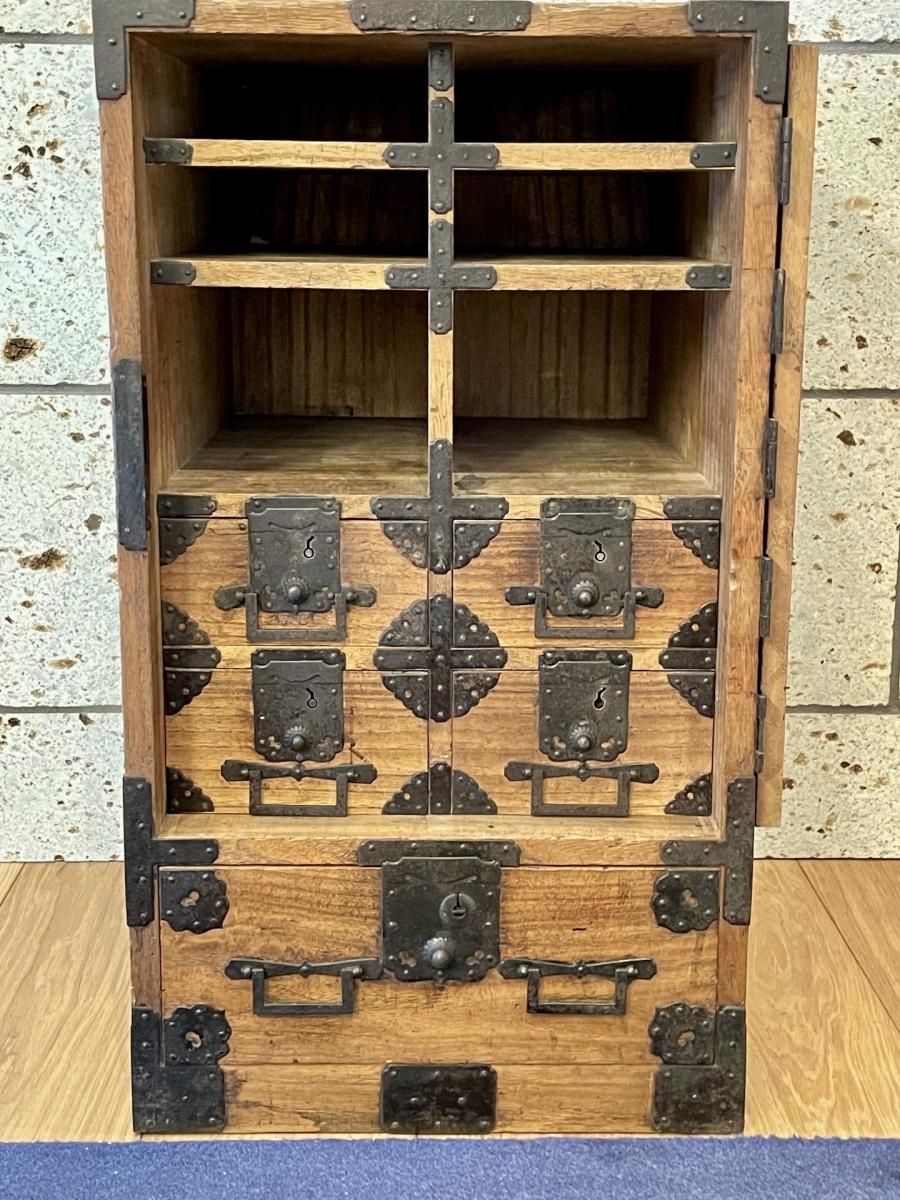 総桐行商(背負)箪笥 / Peddler's Paulownia Chest - OKURA 総桐行商(背負)箪笥 / Peddler's Paulownia Chest - OKURA
