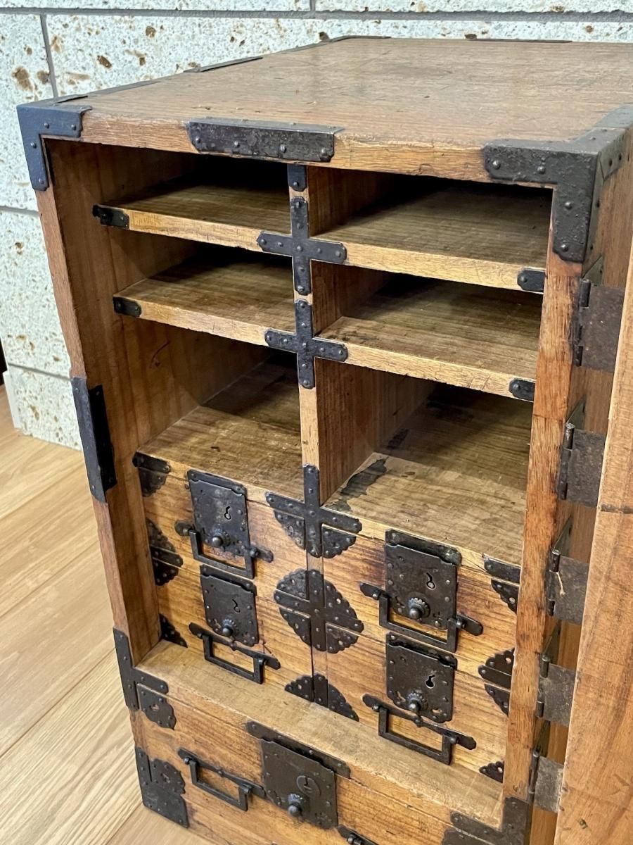 総桐行商（背負）箪笥 / Peddler's Paulownia Chest - OKURA