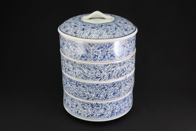 Τʸʽ / Imari Blue & White 'Danju' Food Boxes with the pattern of 'Mijinkarakusa'
