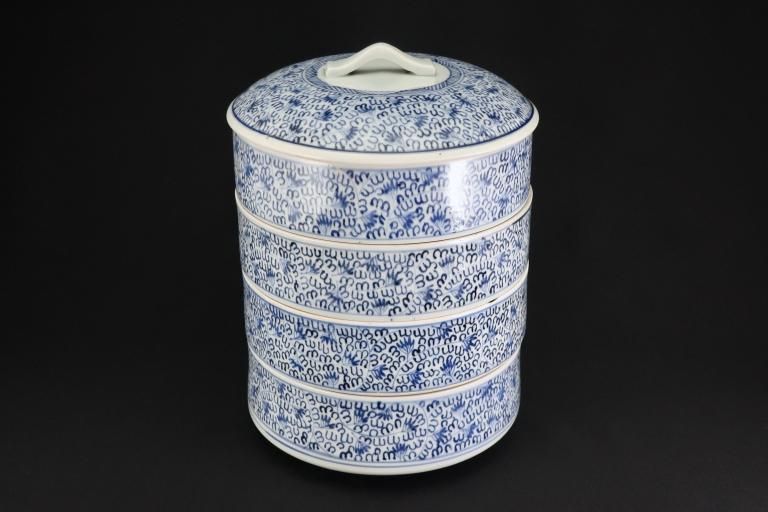 Τʸʽ / Imari Blue & White 'Danju' Food Boxes with the pattern of 'Mijinkarakusa'