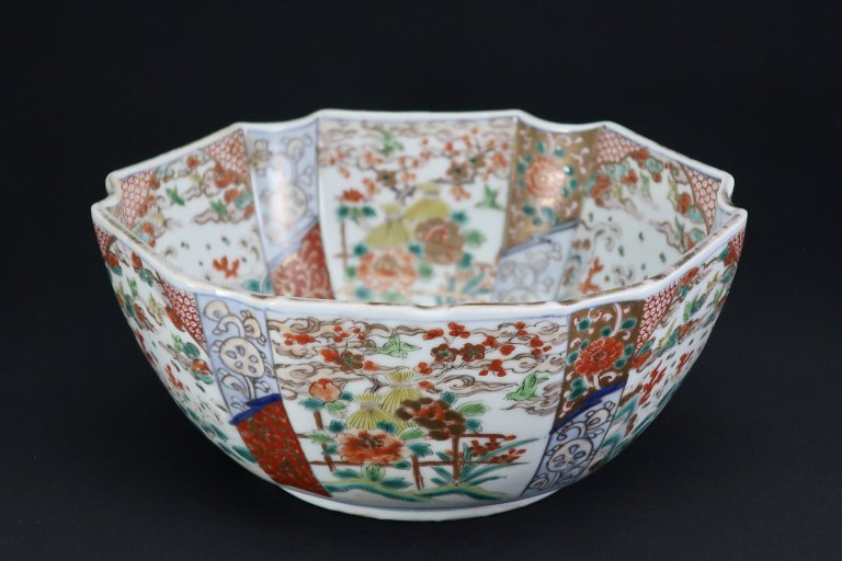 ΤϲĻʸѷȬȭ / Imari Large Octagonal Polychrome Bowl